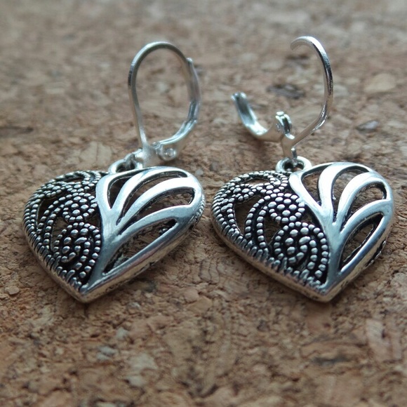 Tibet Silver Heart Lever Back Earrings - Picture 6 of 7